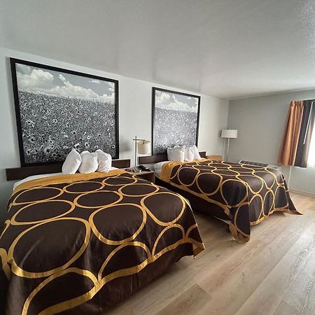 Super 8 By Wyndham Sterling Co Hotel Kültér fotó