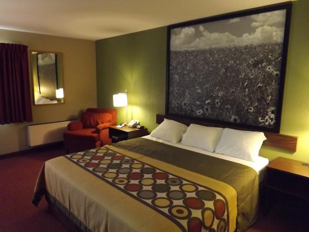 Super 8 By Wyndham Sterling Co Hotel Kültér fotó