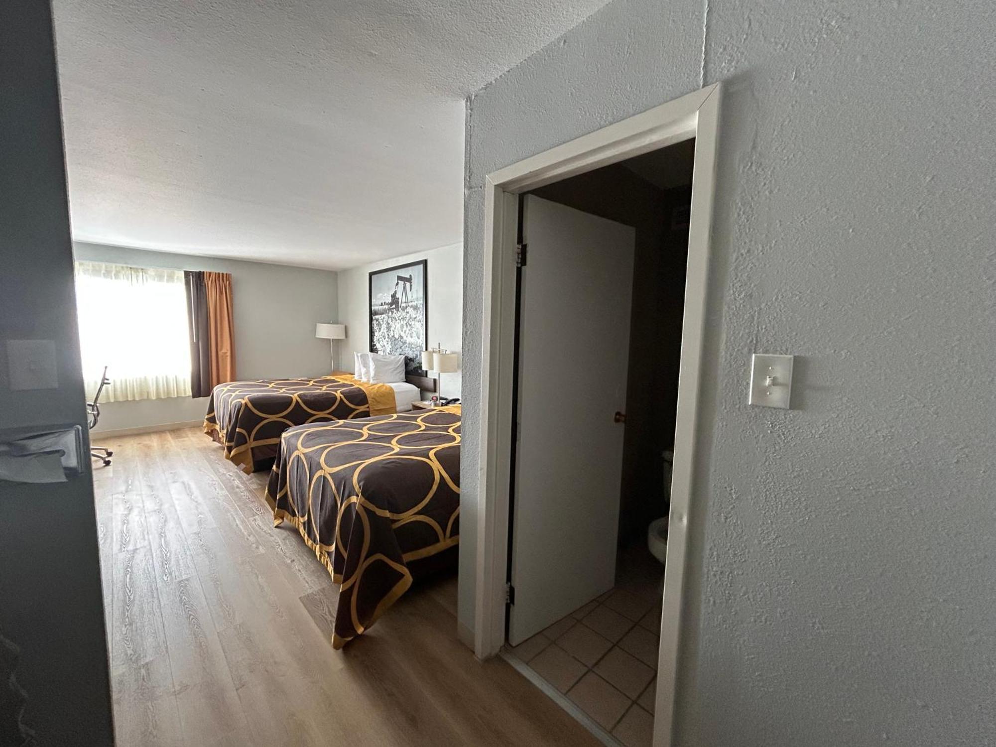 Super 8 By Wyndham Sterling Co Hotel Kültér fotó