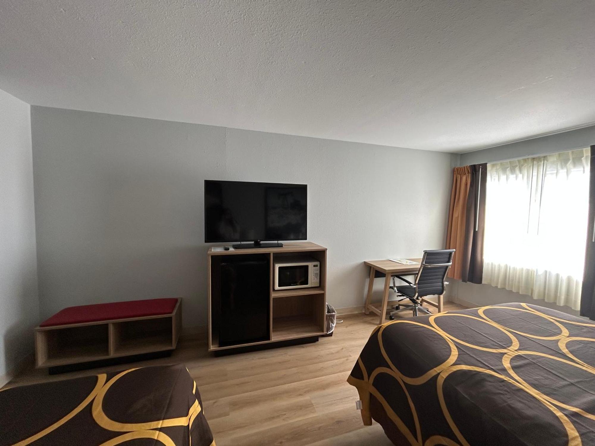 Super 8 By Wyndham Sterling Co Hotel Kültér fotó