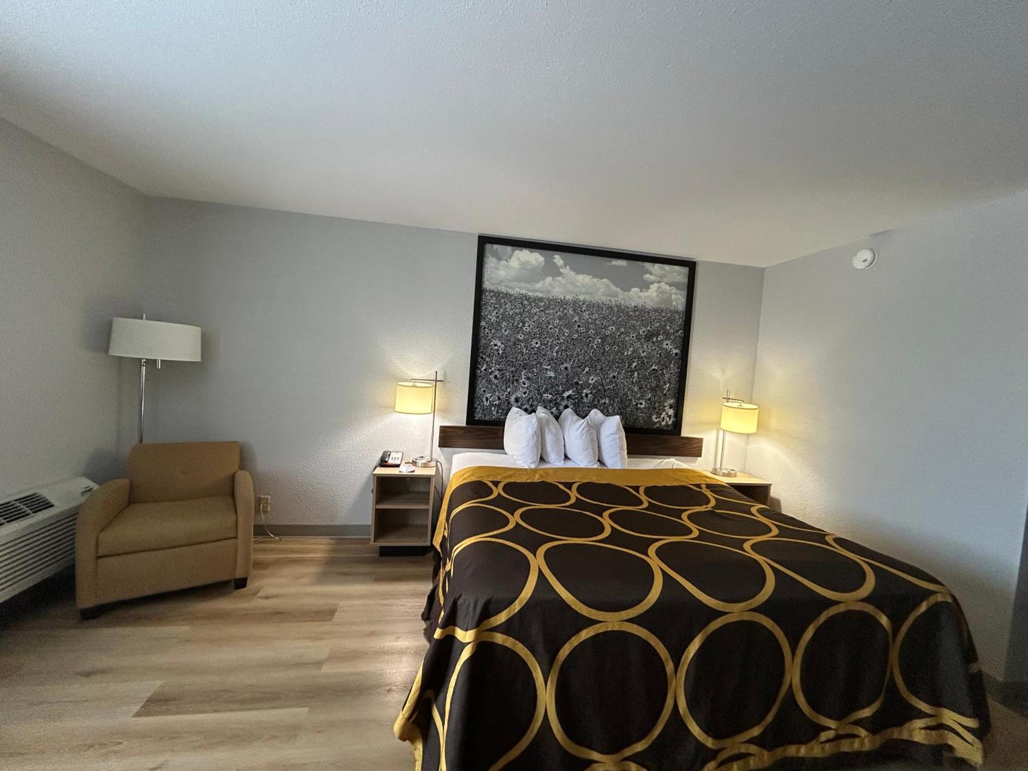 Super 8 By Wyndham Sterling Co Hotel Kültér fotó