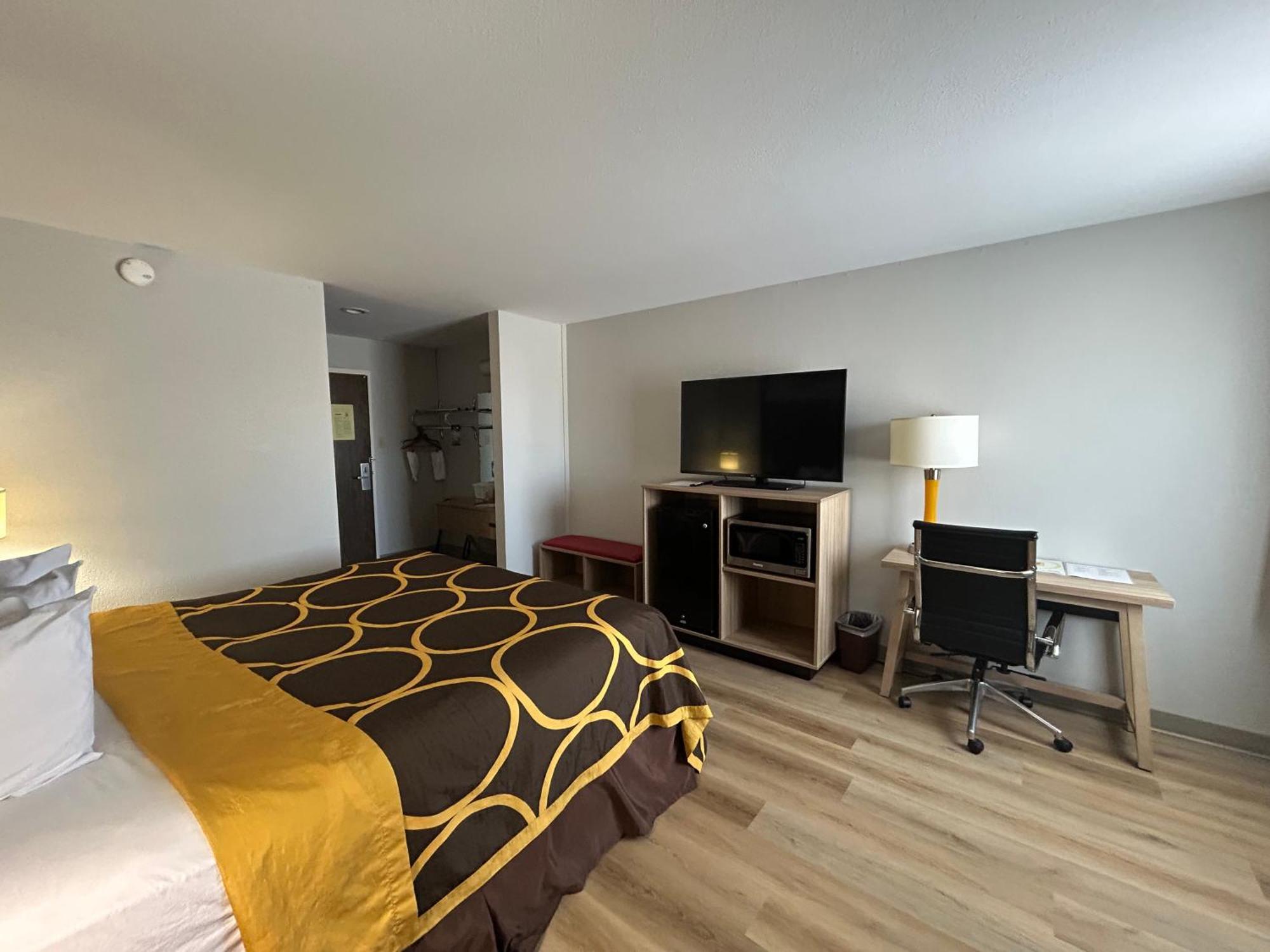 Super 8 By Wyndham Sterling Co Hotel Kültér fotó
